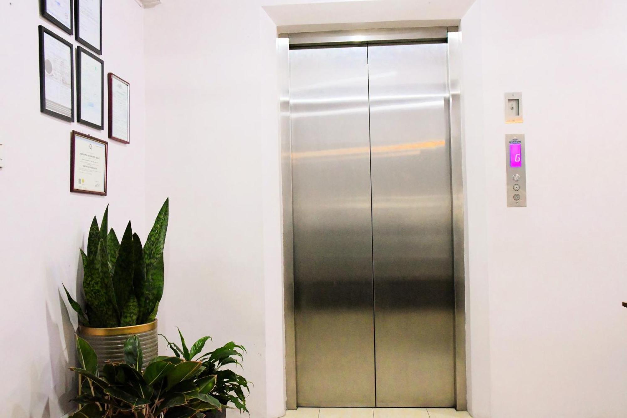 Arzo Hotel Makati Makati City Kültér fotó