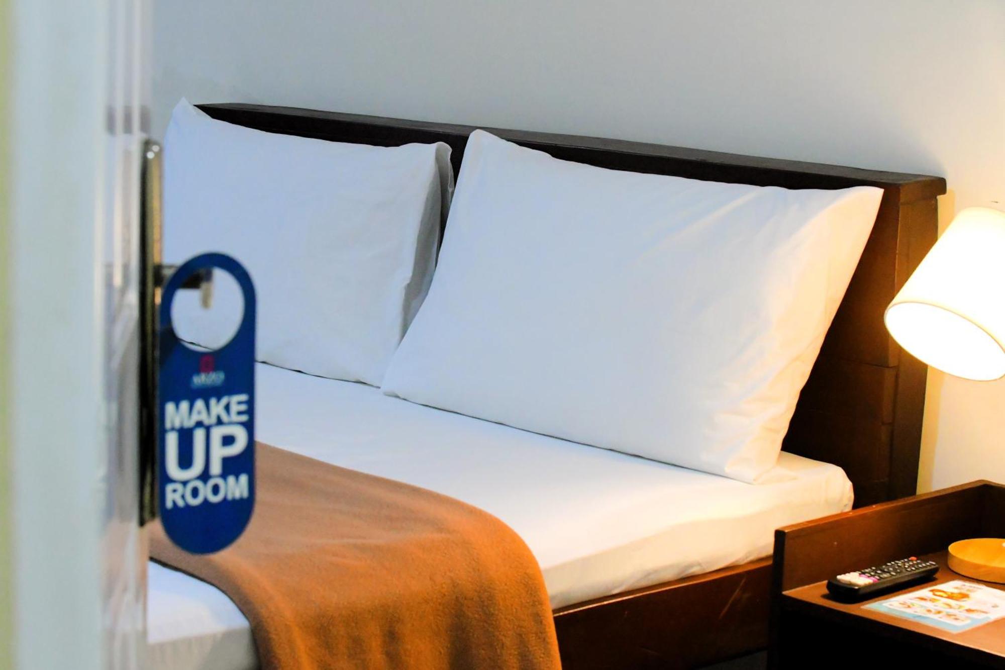 Arzo Hotel Makati Makati City Kültér fotó